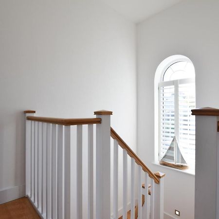 Whispers - 4 Bedroom Modern Family Holiday Home In Salcombe Sleeps 8 エクステリア 写真