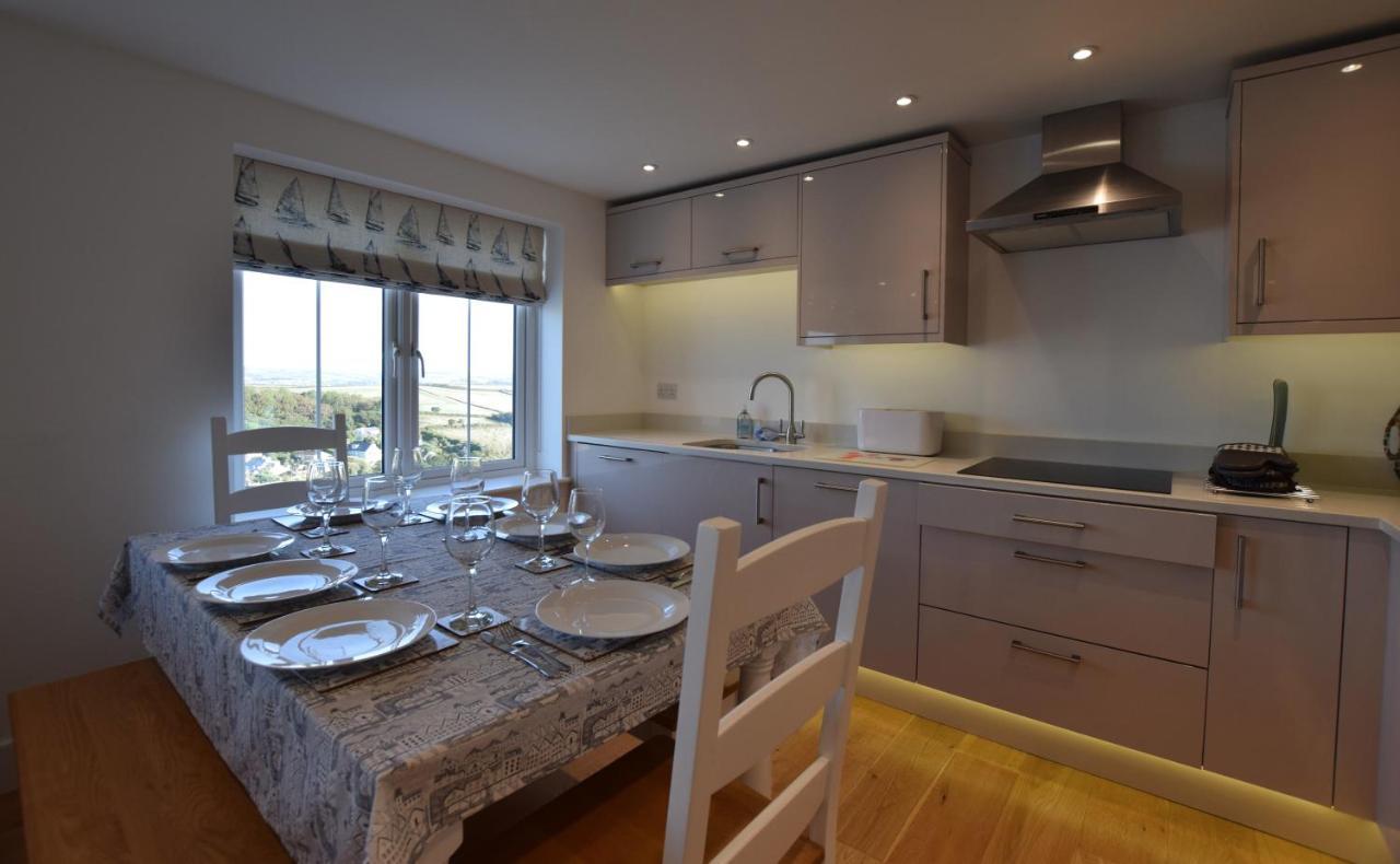 Whispers - 4 Bedroom Modern Family Holiday Home In Salcombe Sleeps 8 エクステリア 写真